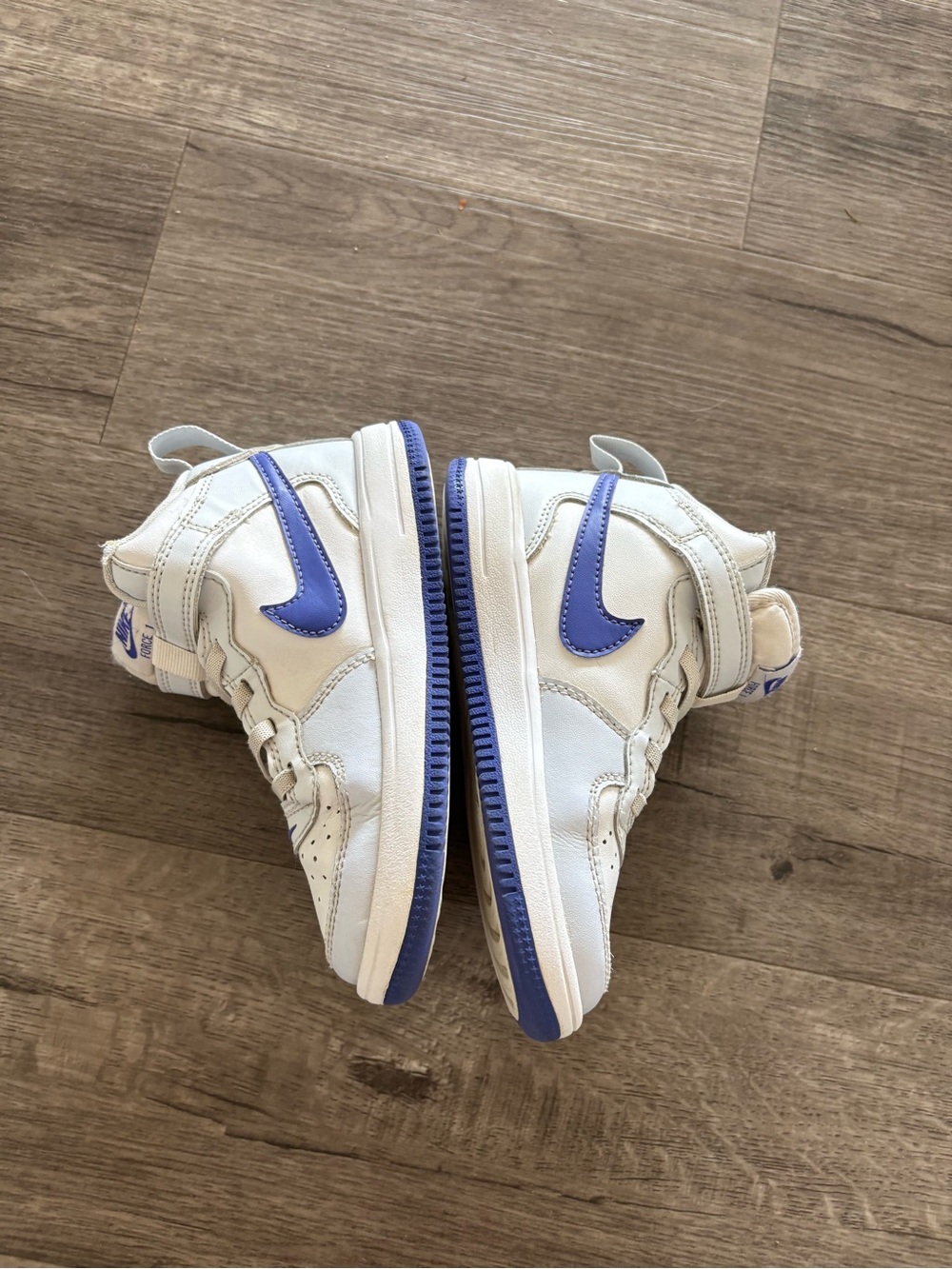 Children Nike Sneakers - Picture 2 of 7